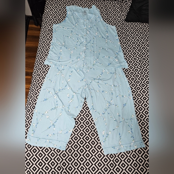 Woman's sleepwear - Picture 2 of 3